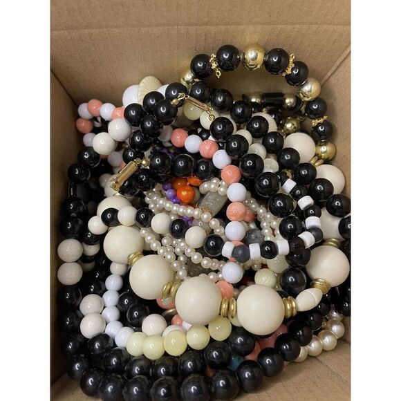 Large Lot Fashion Costume Womens Necklaces Choker Beads Crafts Crafting Resell - Picture 5 of 5